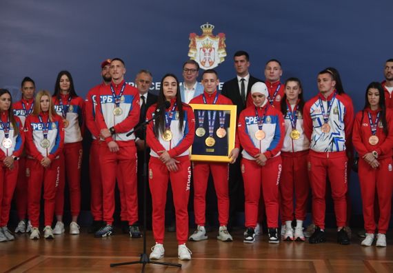 Predsednik Vučić sa delegacijom Bokserskog saveza Srbije, članovima stručnog štaba i bokserske reprezentacije