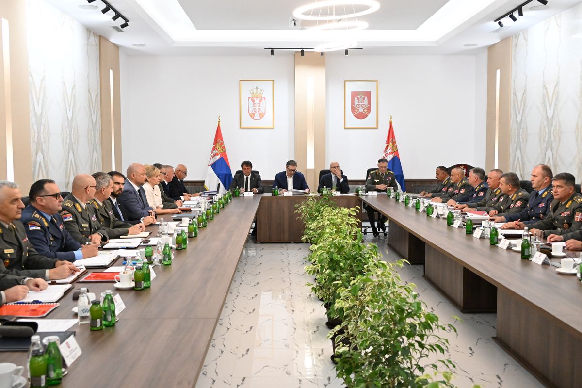 Predsednik Vučić prisustvovao sednici proširenog kolegijuma načelnika Generalštaba
