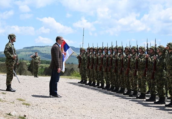 Председник Вучић присуствовао опитној здруженој тактичкој вежби с бојевим гађањем „Ватрени удар 2024“
