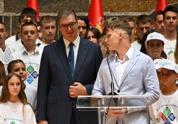 Predsednik Vučić sa decom iz Srbije, regiona i dijaspore