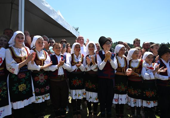 Predsednik Vučić obišao rekonstruisani put Studenica-Rudno