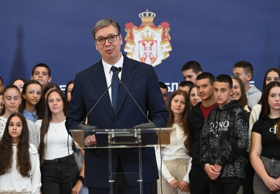 Predsednik Vučić primio učenike i nastavnike osnovnih škola i predsednike opština iz Republike Srpske i Crne Gore