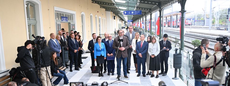 Председник Вучић обишао завршне радове на станичној згради Железничке станице Суботица