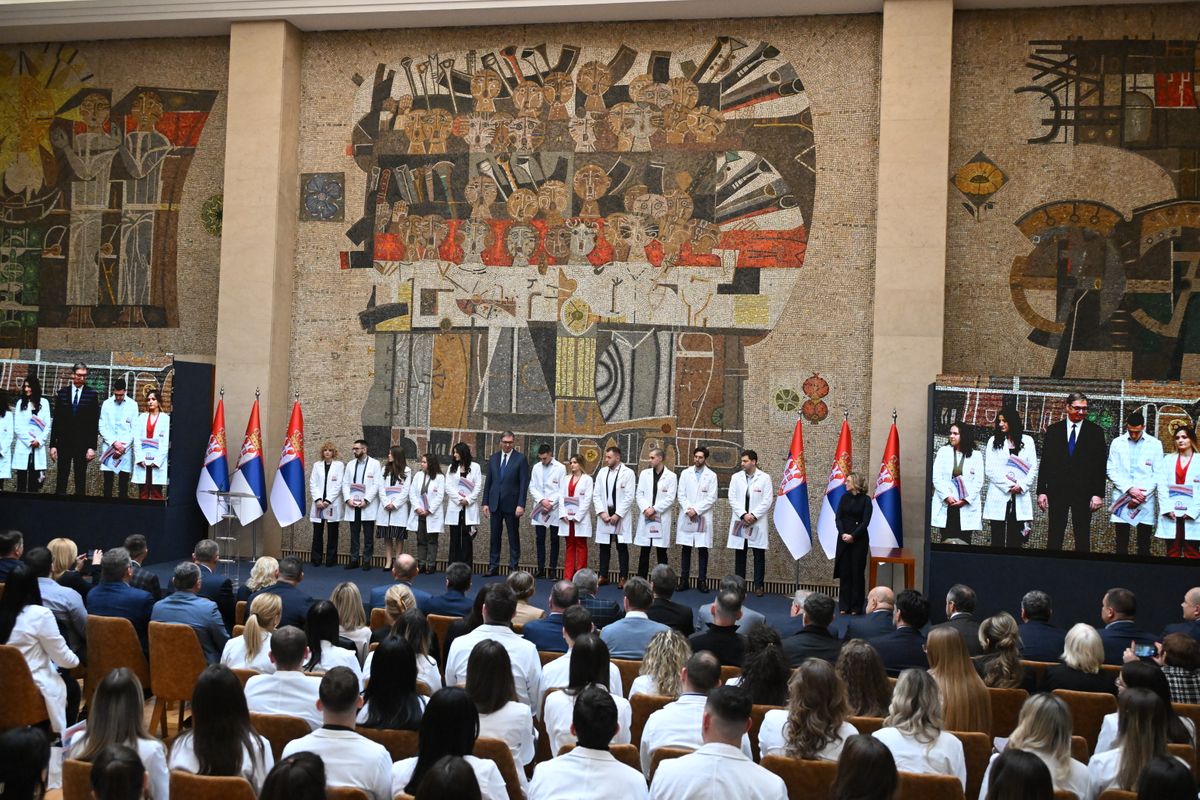 Dodela ugovora o radu najboljim diplomcima medicinskih fakulteta i srednjih medicinskih škola u Srbiji