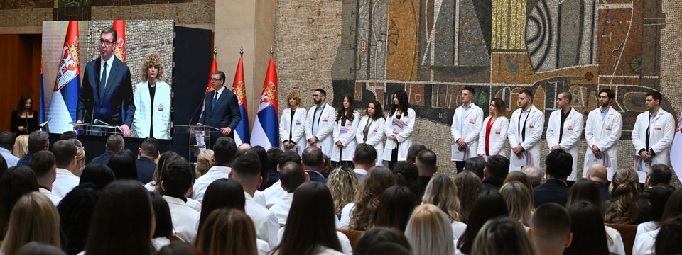 Dodela ugovora o radu najboljim diplomcima medicinskih fakulteta i srednjih medicinskih škola u Srbiji